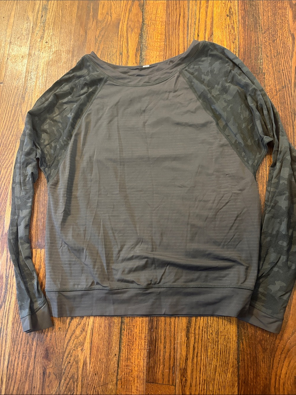🎉Like New! Lululemon athletica Dark Green Pullover with Camo-Sleeve Detail